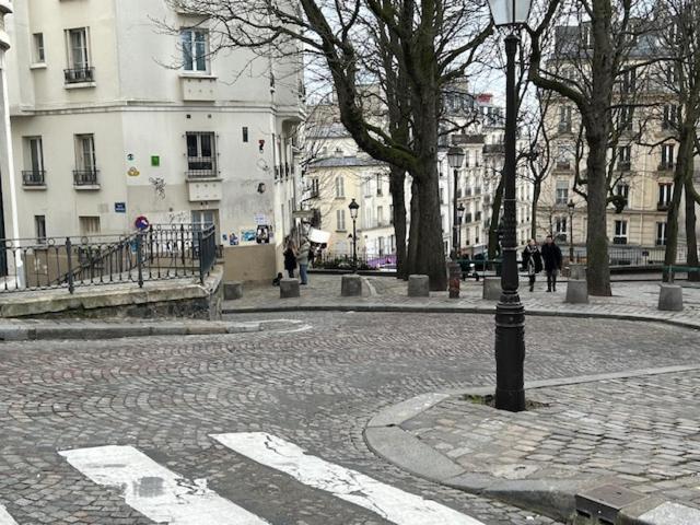 Paris Sacre Coeur Montmartre Et Tour Eiffel, 8 People, Lägenhet Exteriör bild